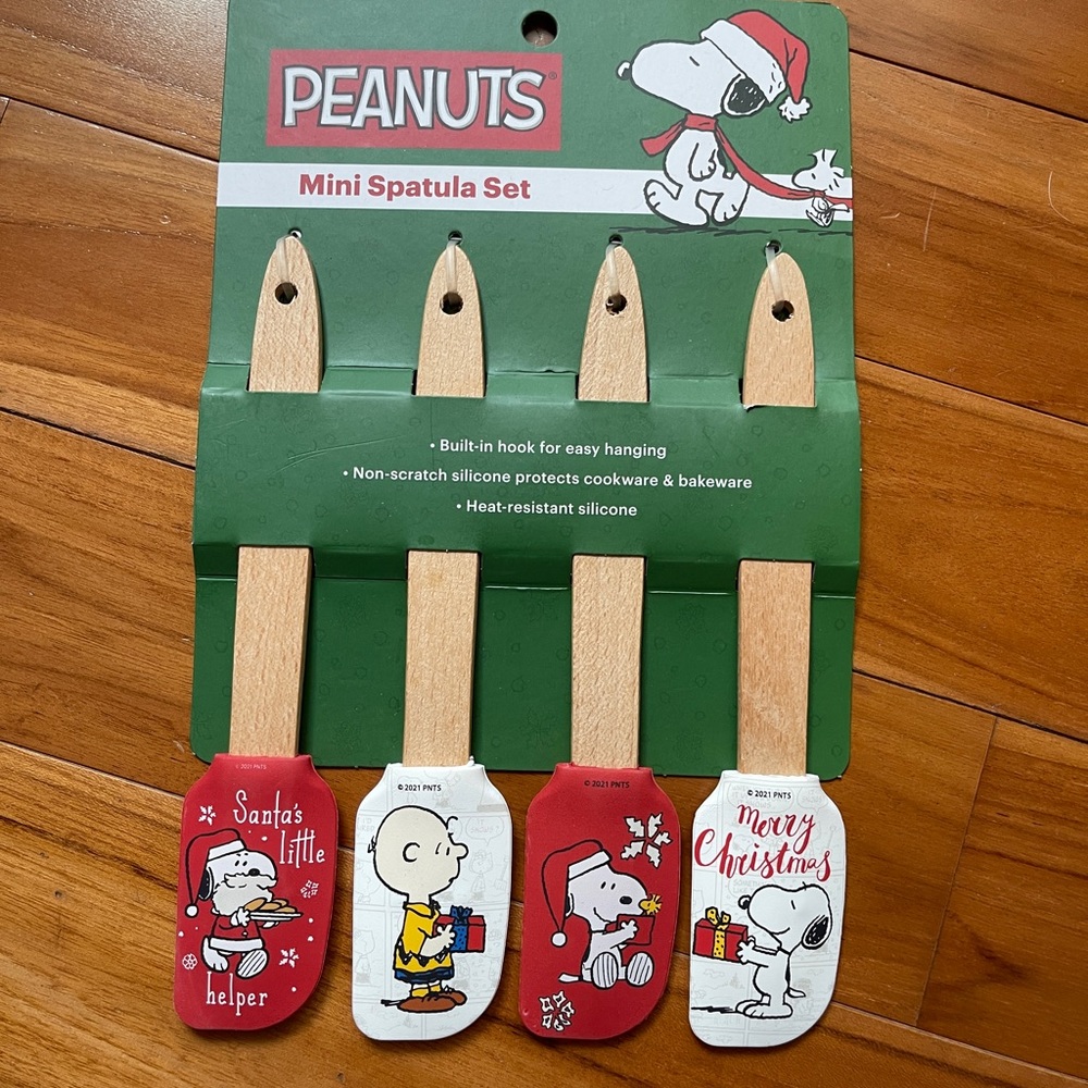 silicone spatula set snoopy Charlie Brown peanuts New with tags